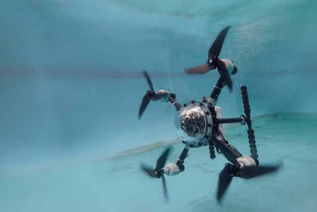 Diving drone can switch between flying and swimming